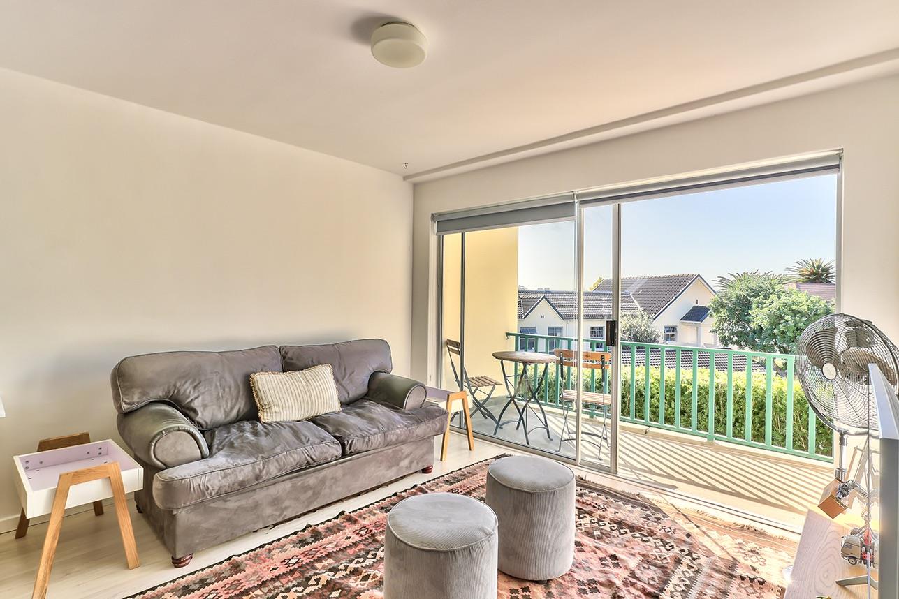 2 Bedroom Property for Sale in Vredehoek Western Cape